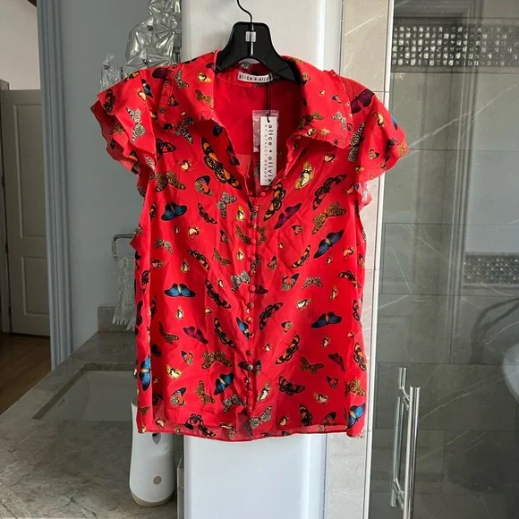 Alice + Olivia Martel Flutter Sleeve Blouse Poppy - Picture 5 of 13